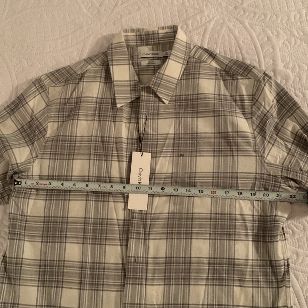 Calvin Klein Button Up Plaid - Picture 7 of 7